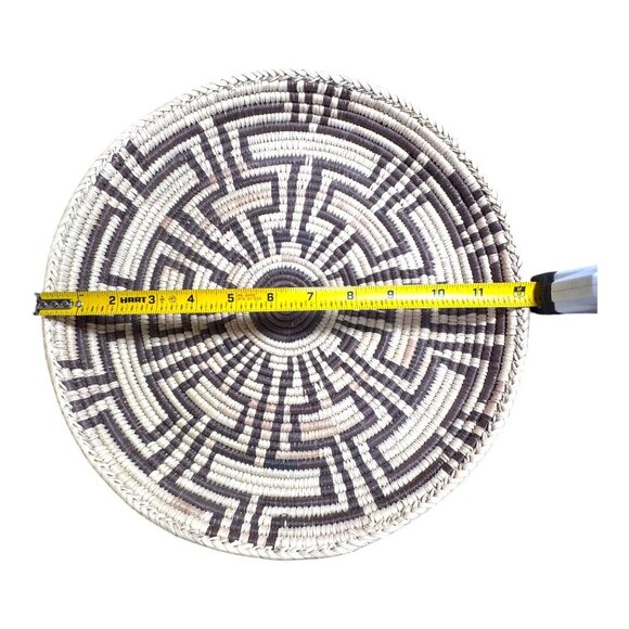 Vintage Handwoven Natural Coil Basket Crosses Maze Tribal Catch All Signed 12" - Picture 5 of 7